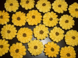 Mini Sunflower Cupcakes