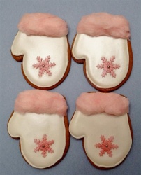 Wintery Pink Mitten Cookies