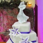 purple-lily-wedding-cake-1-large